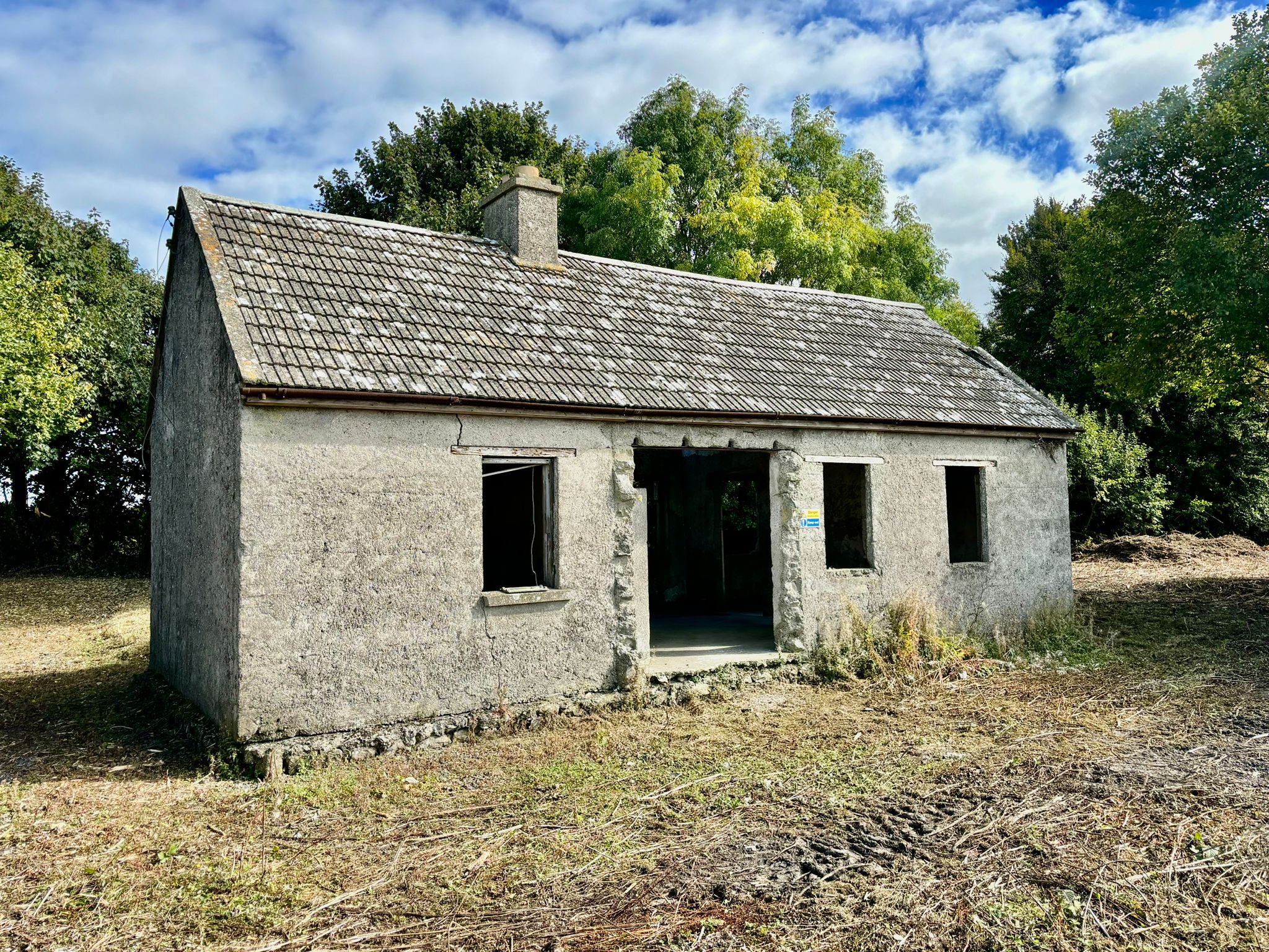 Derelict cottage at Morret Emo Co Laois for sale with Hennessy Auctioneers